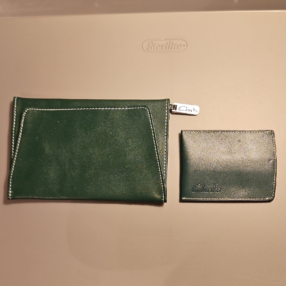 Clarks Signature Green Pouch and Card Wallet